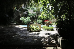 Отель Garden Suite at Palazzo Famularo  Лечче